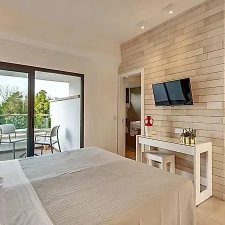 Voi Alimini Hotel